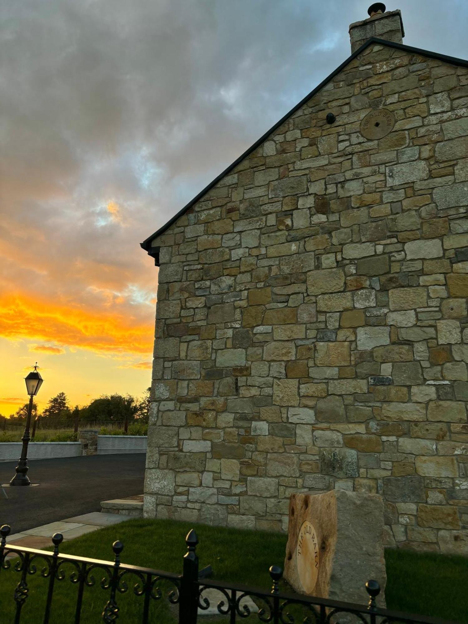 Villa The Old Barn Fivemiletown Exterior foto